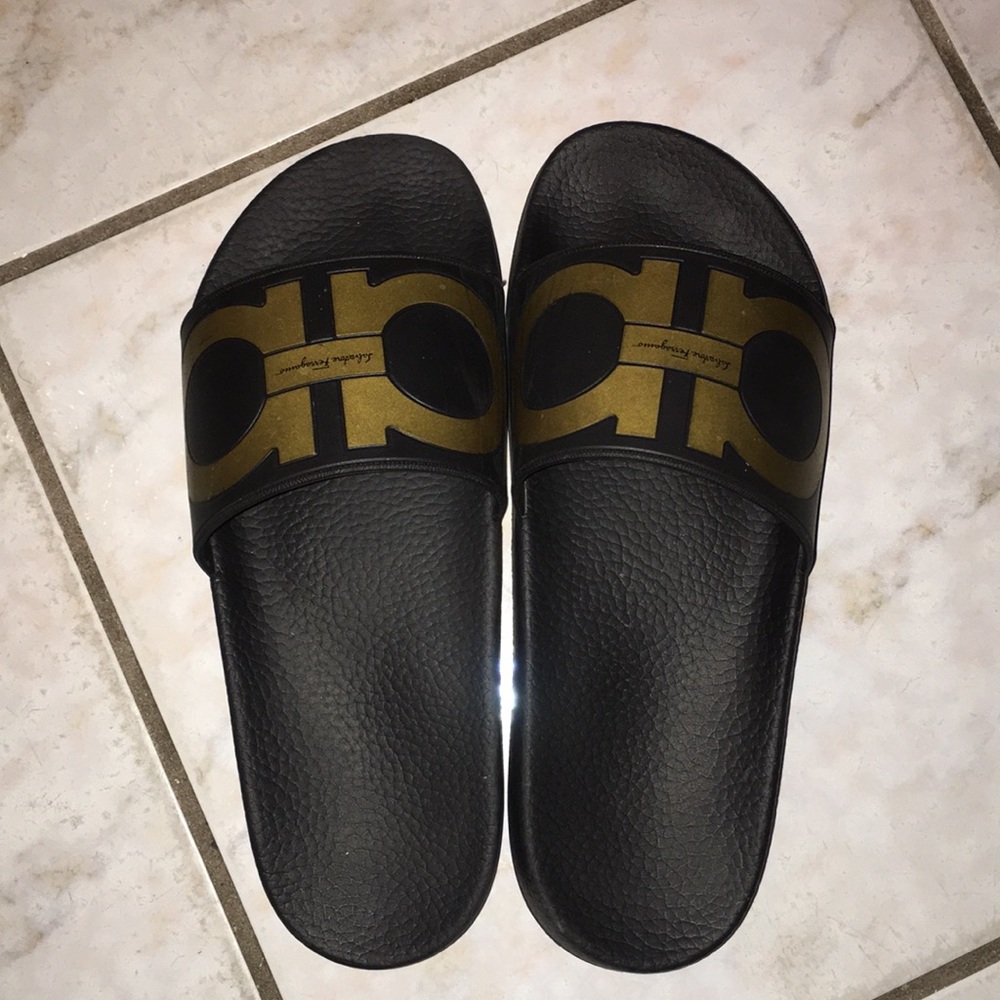 SLIDES/SANDALS !!! - Picture 2 of 2
